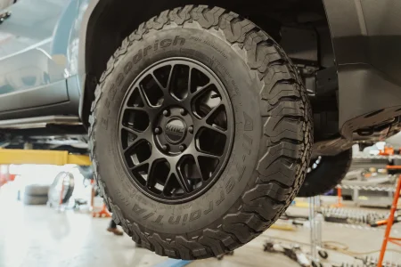 2025 Toyota Land Cruiser – Westcott Collar Lift with KMC Hatchet Wheels & BFGoodrich KO2s3041-9.webp